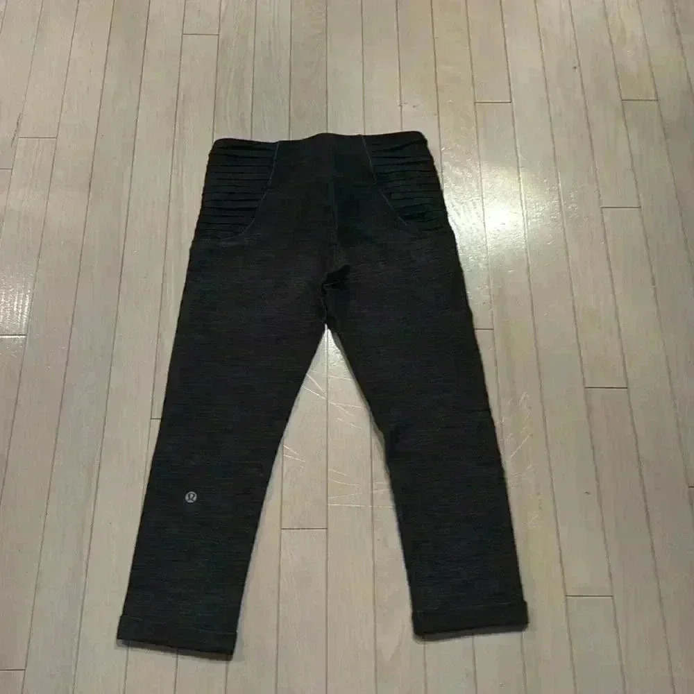 Lululemon leggings with ruffles on side and folded bottoms - Picture 2 of 5